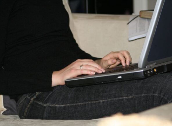 Zakaz używania laptopów w Warsie
