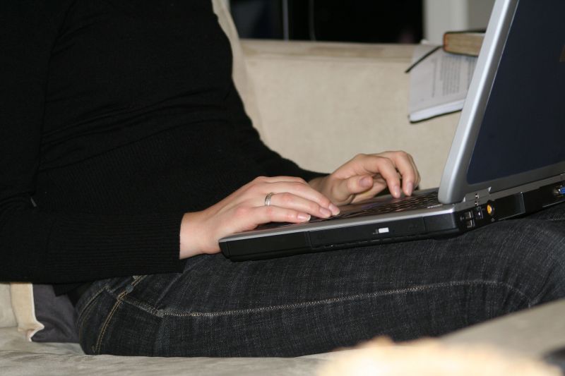 Zakaz używania laptopów w Warsie