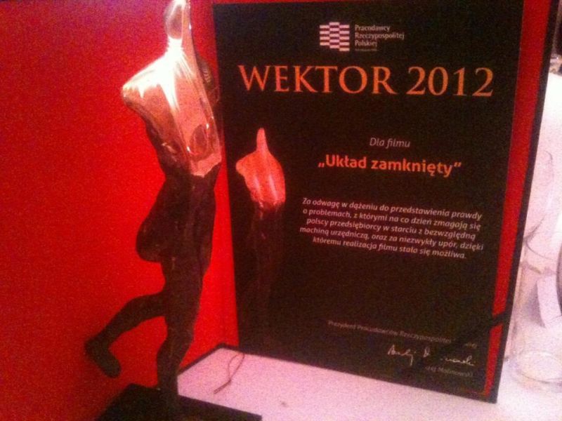 „Układ zamknięty” nagrodzony – Wektory 2012