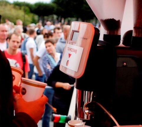 5266 cappucinno zaparzone przez 2633 osoby
