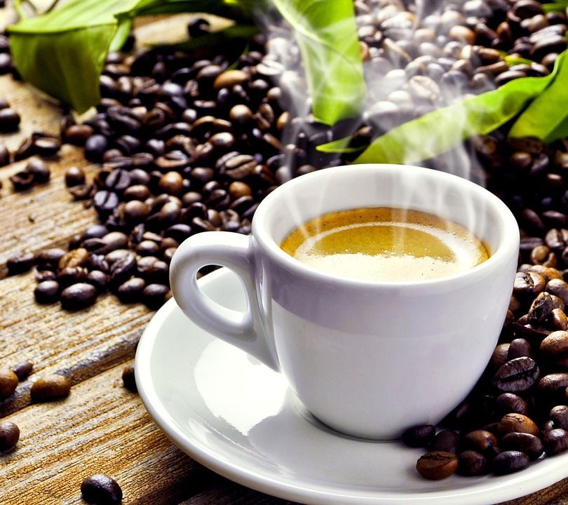 Szymon Kohut: Najczęstsze błędy w podawaniu kawy i herbaty
