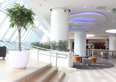 Pasaż Grunwaldzki z nową strefą restauracyjną