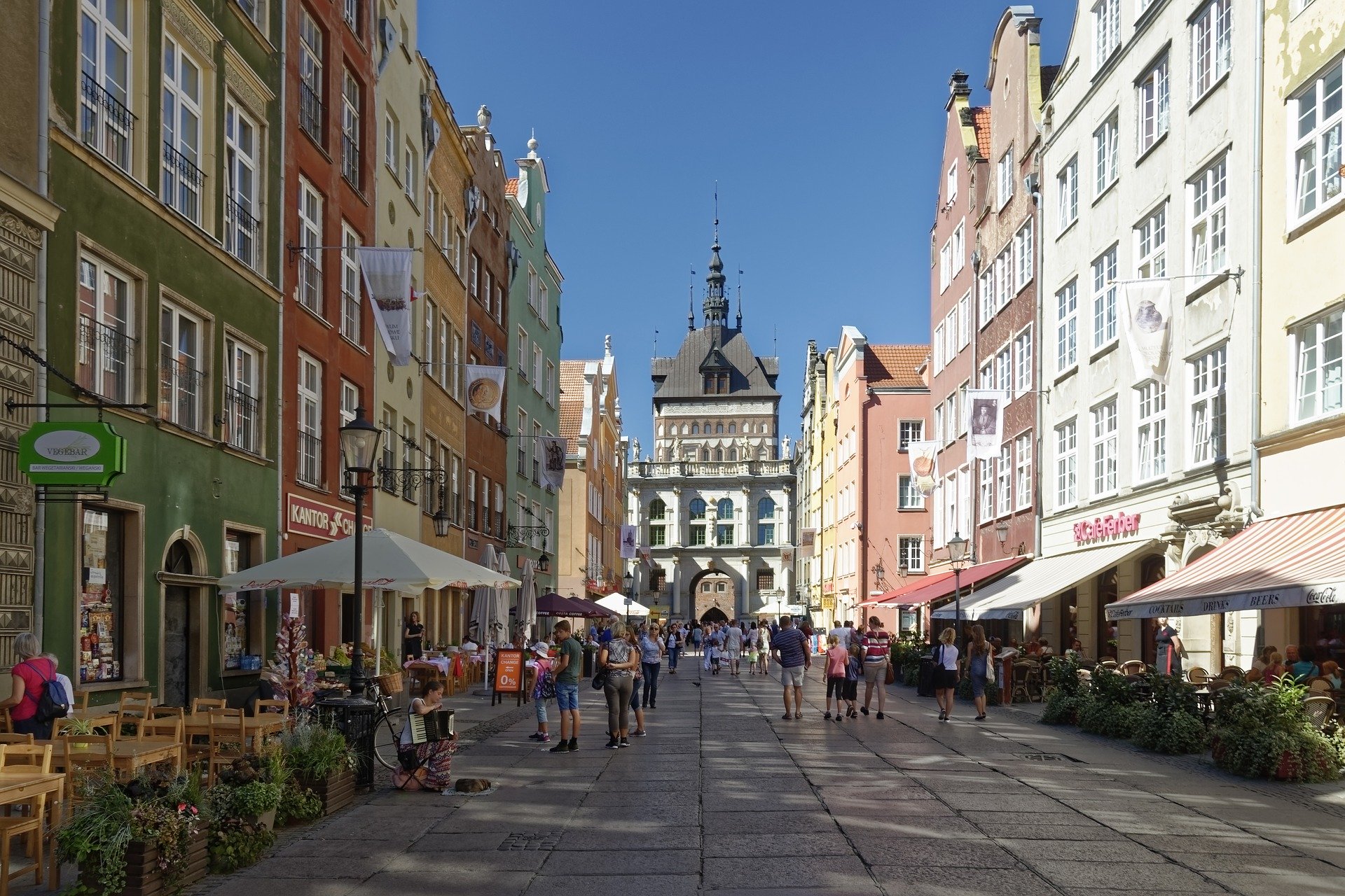 Władze Gdańska chcą obniżyć w sezonie opłaty za ogródki gastronomiczne