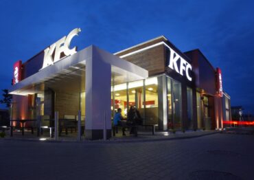 100 restauracji z usługą KFC Dostawa