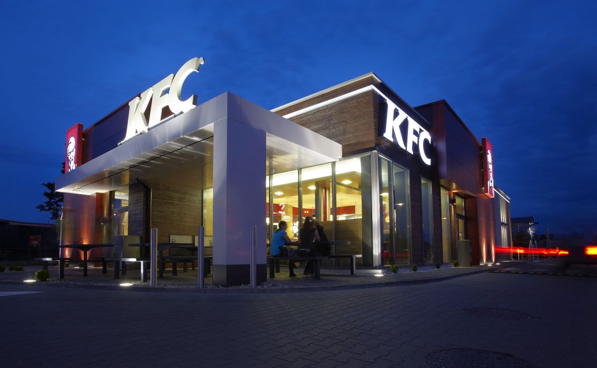 100 restauracji z usługą KFC Dostawa