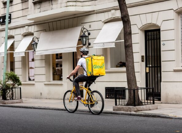 Glovo umacnia pozycję światowego lidera w sektorze dostaw na żądanie