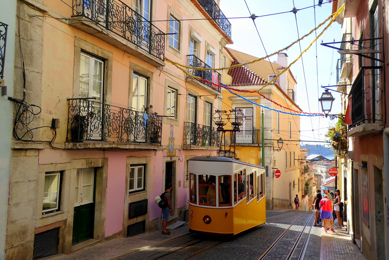 Portugalia otwiera się na turystów
