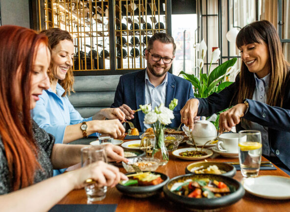 W 2021 roku ponad połowa Polaków korzystała z usług gastronomicznych