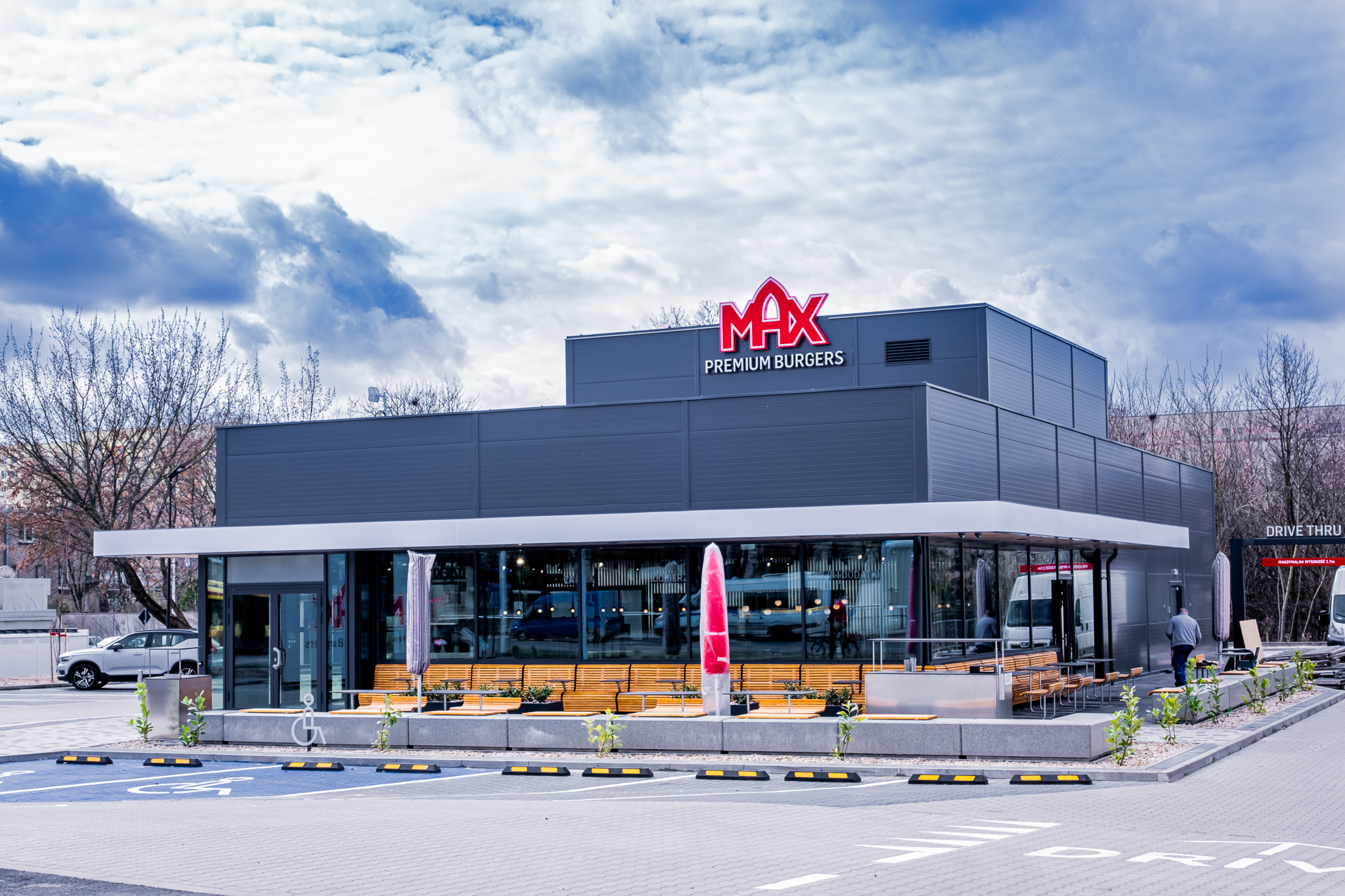 MAX Premium Burgers otwiera pierwszą restaurację w Łodzi