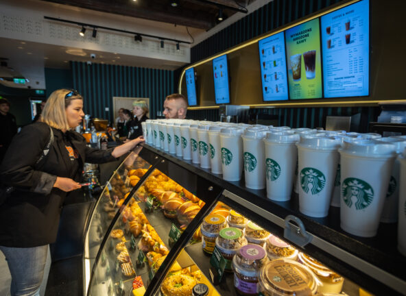 Starbucks otwiera nową kawiarnię w Warszawie