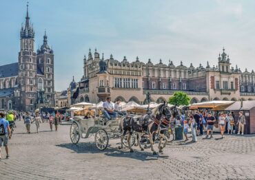 GUS: Polska staje się coraz atrakcyjniejszym kierunkiem turystycznym