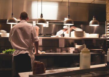Pracownicy sezonowi i obcokrajowcy w gastronomii