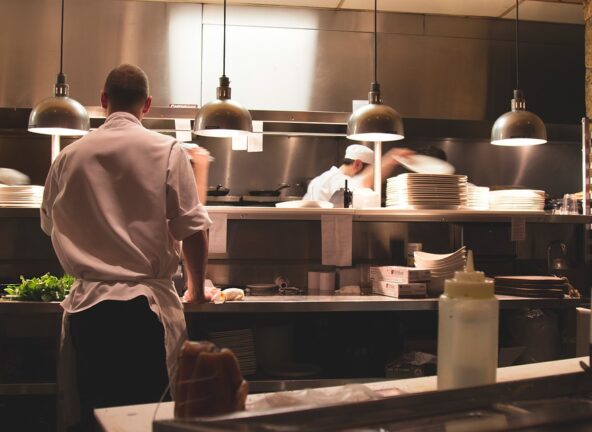 Pracownicy sezonowi i obcokrajowcy w gastronomii