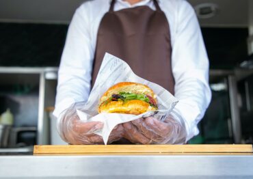 Jak otworzyć mobilny punkt gastronomiczny bez lokalu?