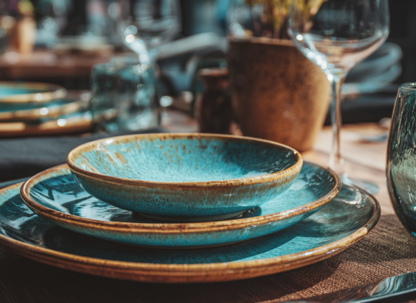 Personalizowana porcelana dla HoReCa: Jak wybrać idealne talerze do lokalu