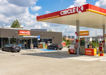 Hot dog – król szybkiej przekąski. Jak Circle K zapoczątkował hot dogową rewolucję na polskich stacjach paliw?