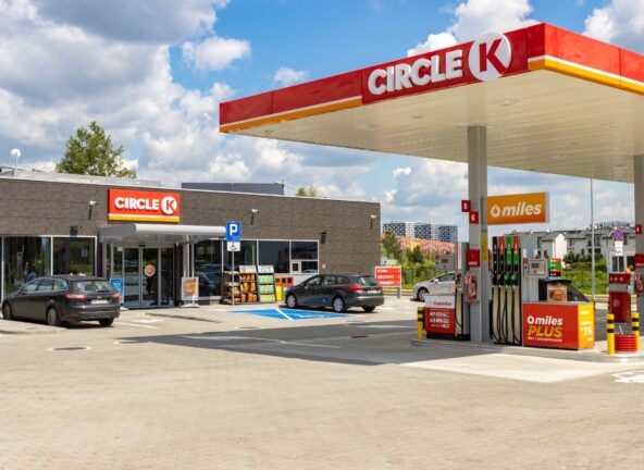 Hot dog - król szybkiej przekąski. Jak Circle K zapoczątkował hot dogową rewolucję na polskich stacjach paliw?