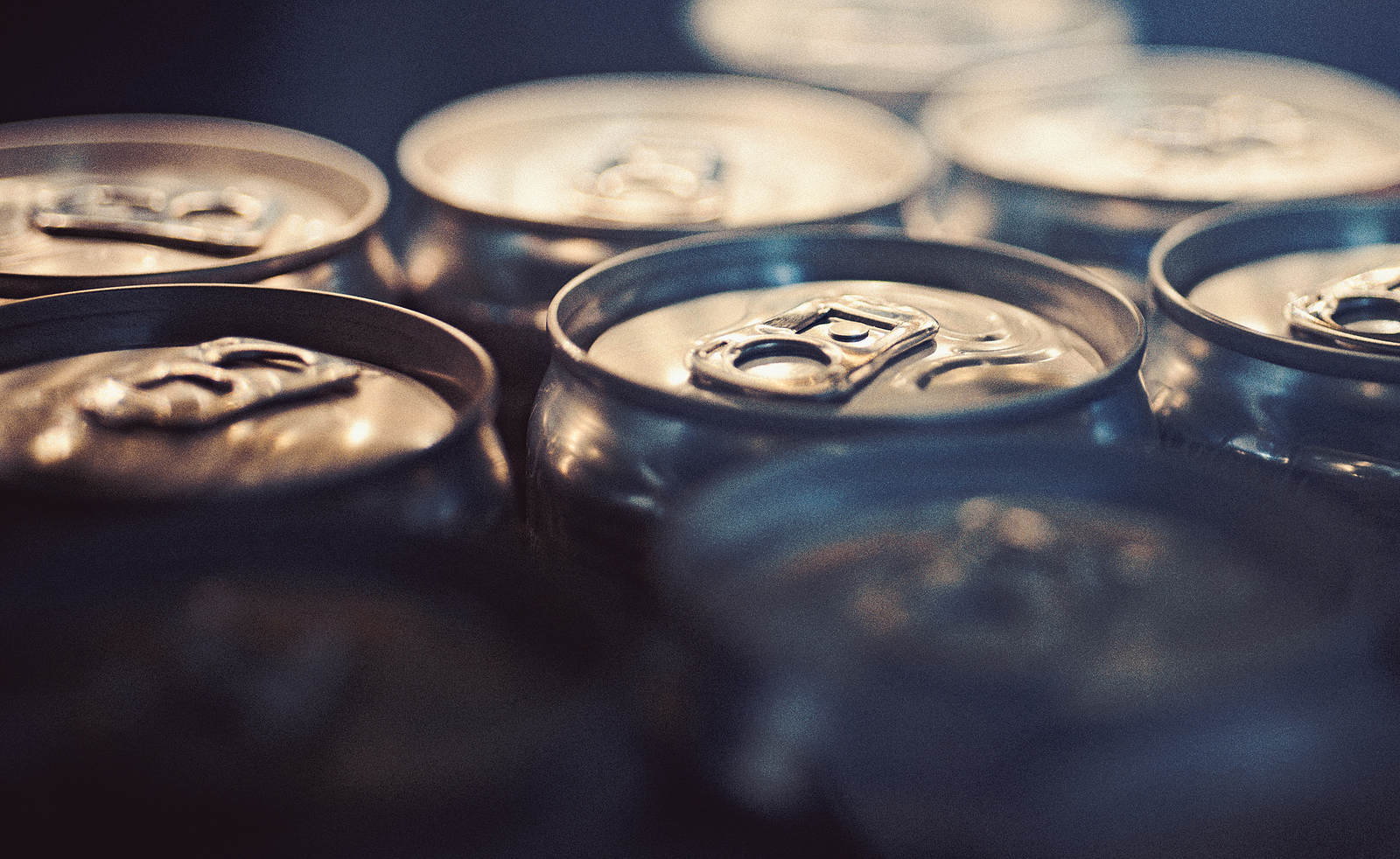 Nowe plany MF: wyższy VAT na napoje bezalkoholowe i energetyzujące