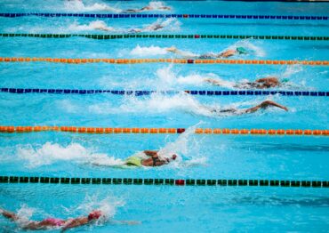 Sportowy weekend z Poradnikiem Restauratora: Dlaczego warto pływać?