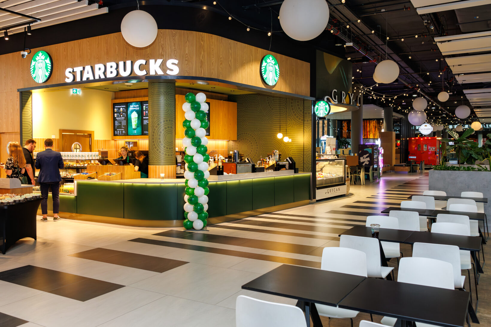 Starbucks z nowym lokalem w Outlet Park w Szczecinie