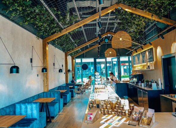 DESEO przedłuża współpracę z Vis à Vis Wilanów