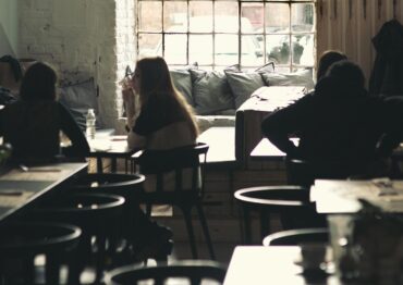 GUS: W listopadzie 2025 r. poprawiły się nastroje konsumentów