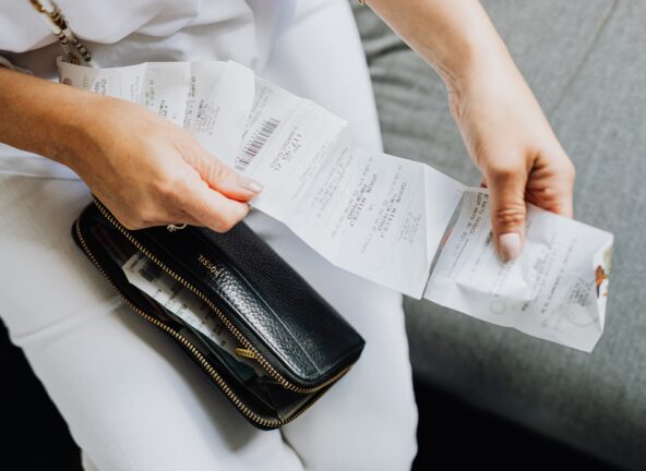 GUS: Inflacja spada kolejny miesiąc z rzędu – w listopadzie do 2,4 %