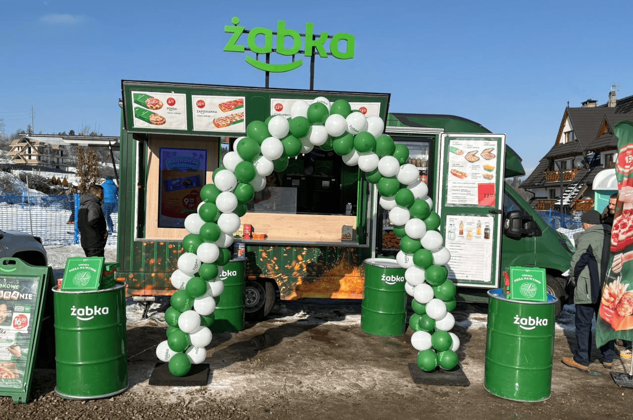 Żabka uruchamia pierwszy franczyzowy food truck w Białce Tatrzańskiej