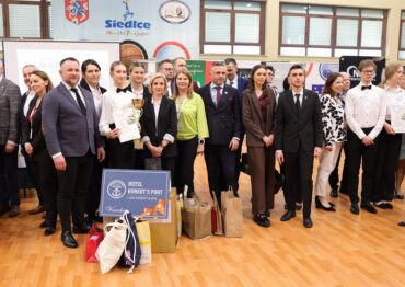 Młodzi kelnerzy z całej Polski rywalizowali w Siedlcach