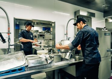 Dlaczego nowoczesne restauracje myślą systemowo  o zmywaniu?