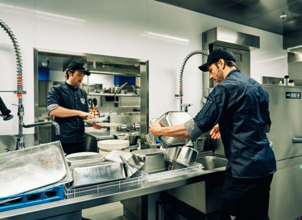 Dlaczego nowoczesne restauracje myślą systemowo  o zmywaniu?