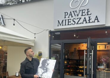 Cukiernia Paweł Mieszała z symbolicznym szyldem