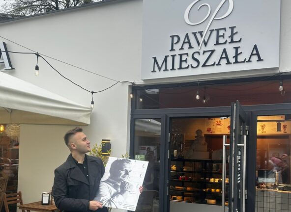 Cukiernia Paweł Mieszała z symbolicznym szyldem