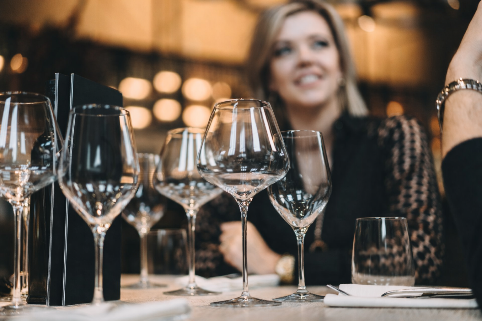 Czyste szkło: raz a dobrze. Zarządzanie zaczyna się tam, gdzie procesy przestają wymagać nadzoru