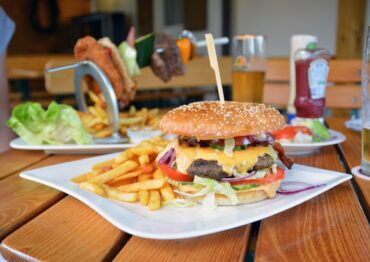 Burger nadal napędza gastronomię
