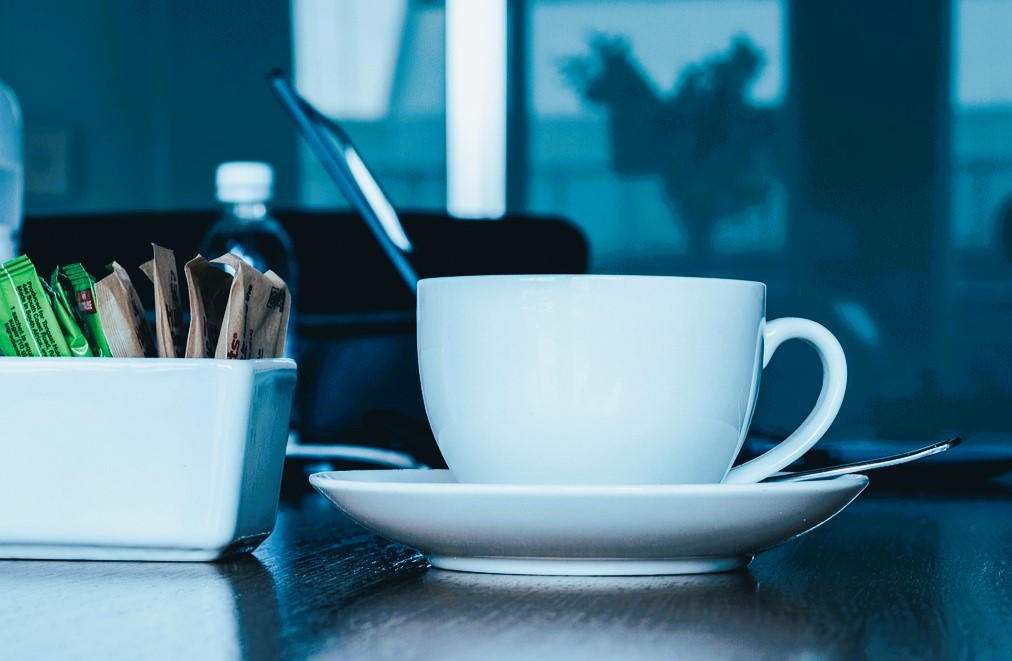 Koniec jednorazowych saszetek w gastronomii. UE szykuje zmiany dla restauracji i hoteli