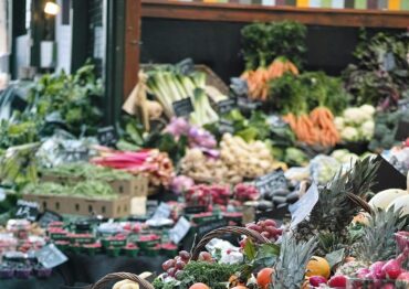 Sezonowe warzywa i owoce znów droższe. Najmocniej podrożały kalarepa i koper