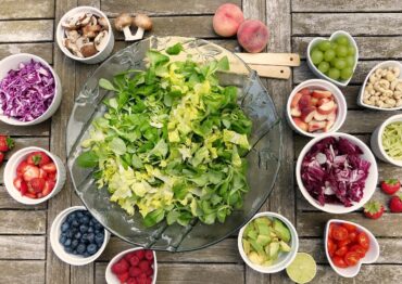 Lato pod znakiem bowlów, street foodu i kuchni orientalnej