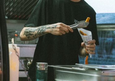 Gdzie pracują młodzi Polacy? Dominuje gastronomia