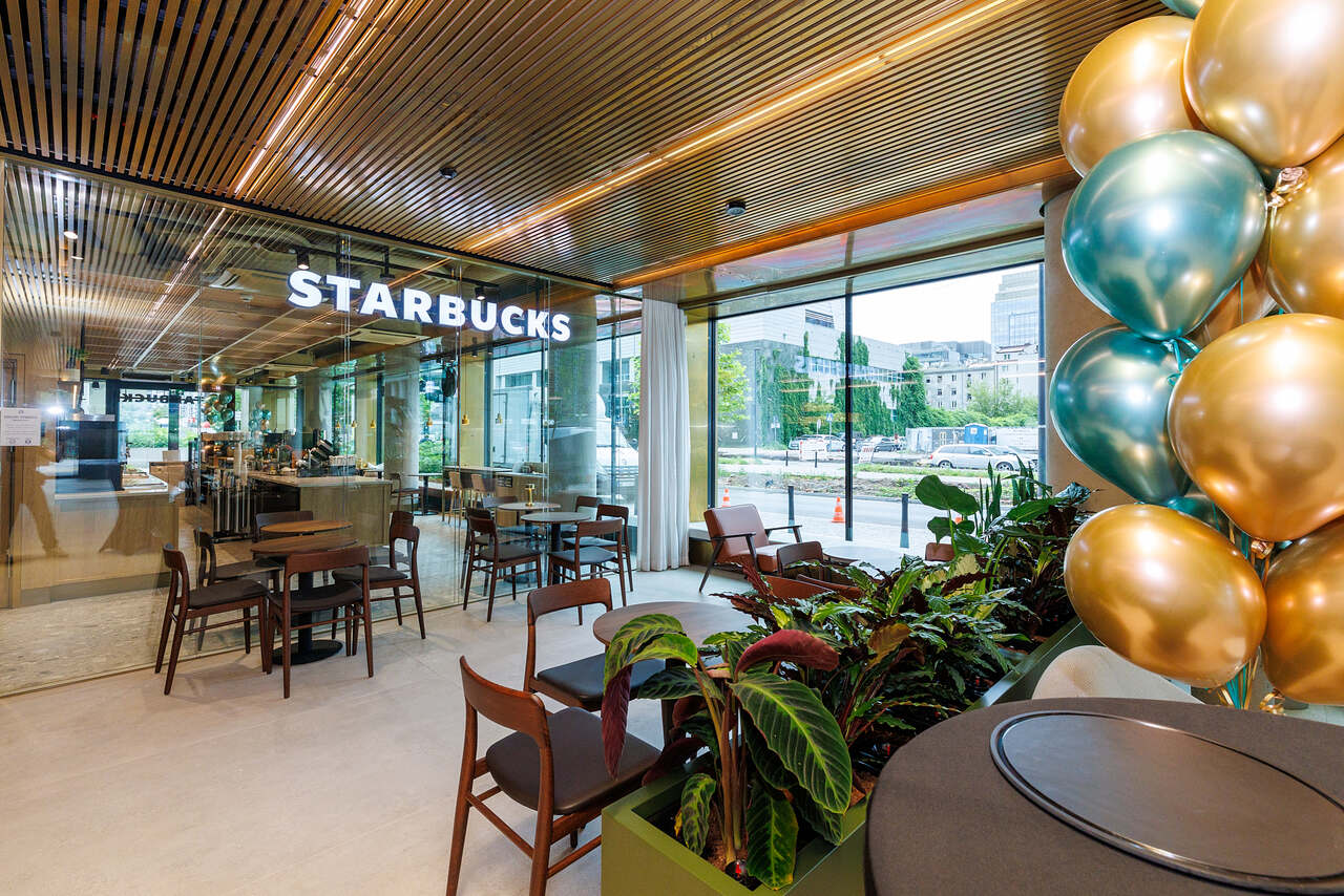 Nowa kawiarnia Starbucks w centrum Warszawy