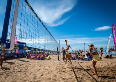 Sportowy weekend z Poradnikiem Restauratora: Siatkówka plażowa – aktywny relaks po pracy